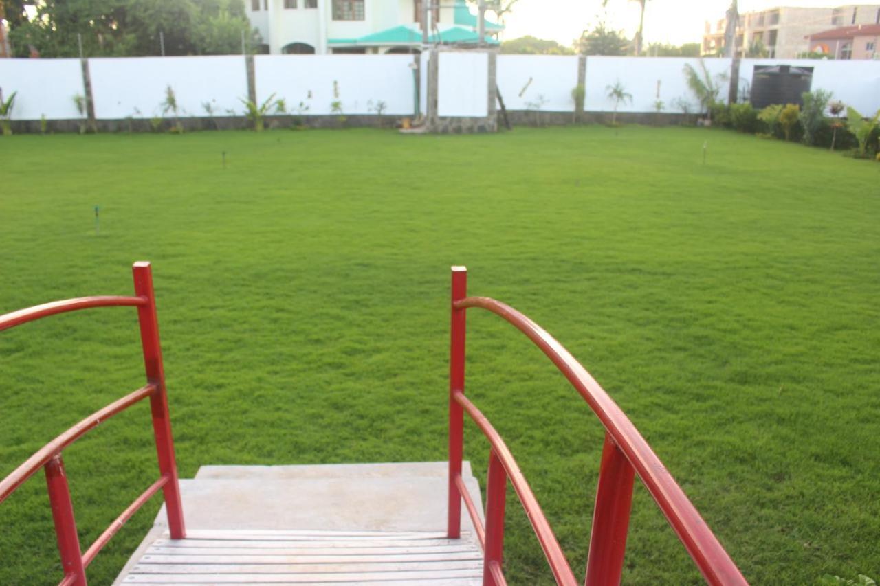 Chamiachi Hotel & Apartments Bamburi Exterior foto