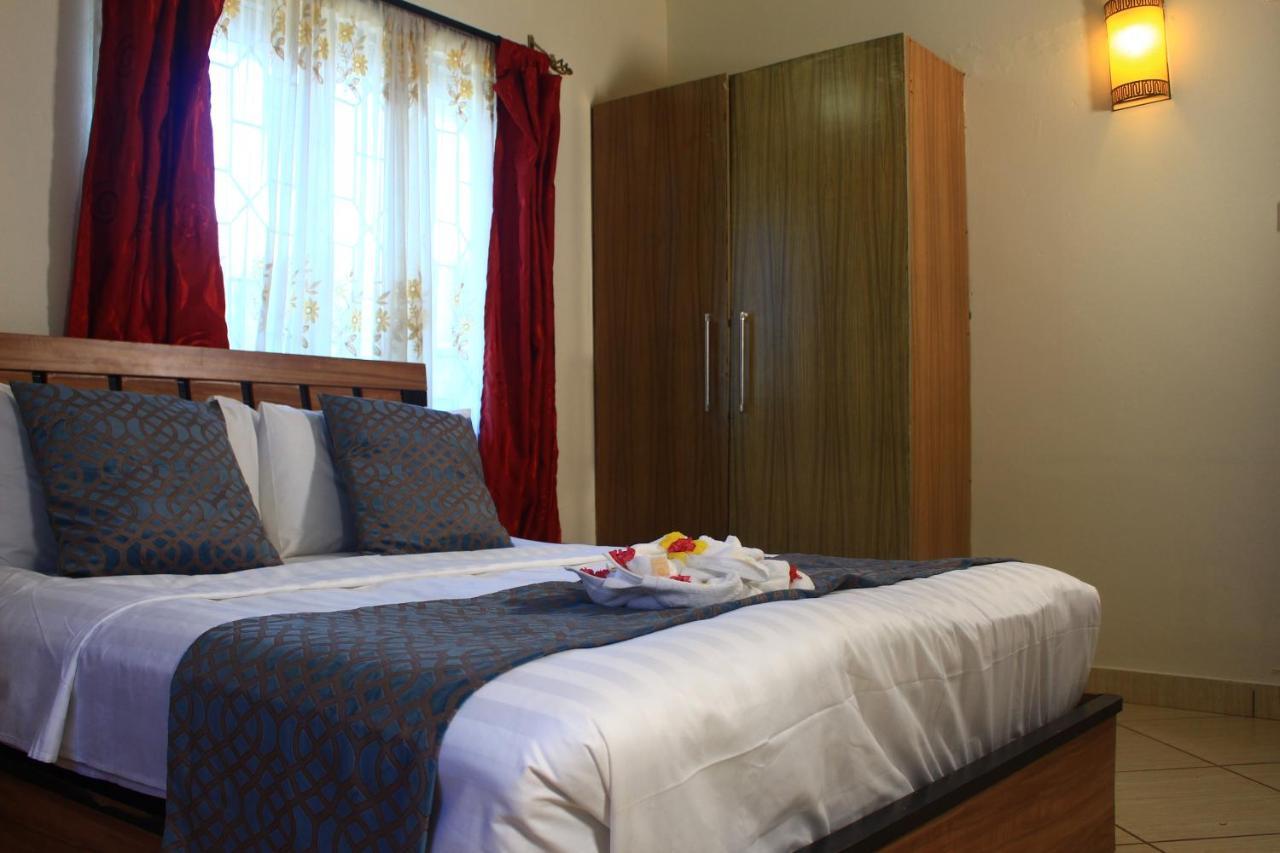 Chamiachi Hotel & Apartments Bamburi Exterior foto